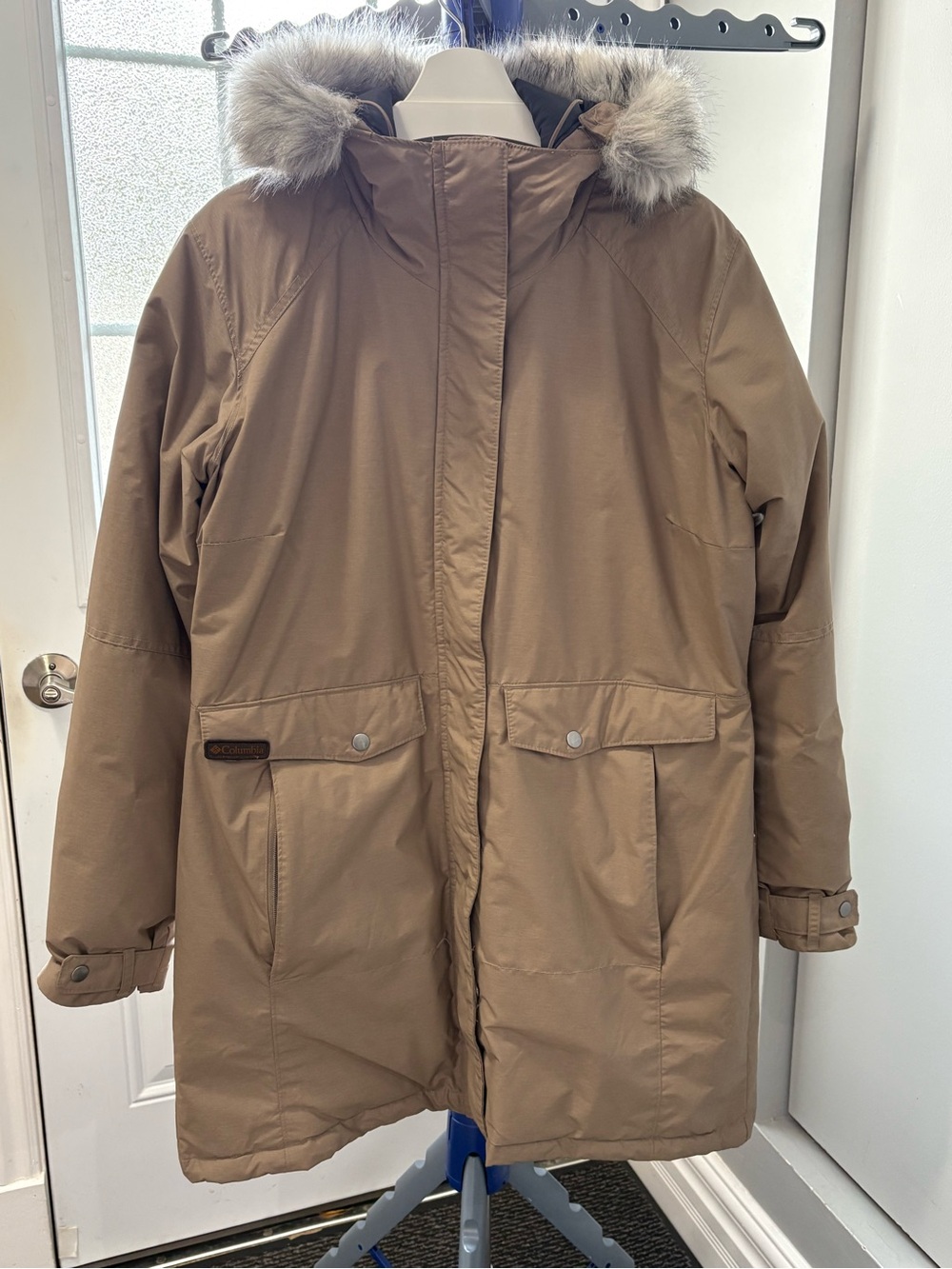 Columbia Breitenbush Winter Parka Truffle Brown XL Flawless Faux Fur Trim